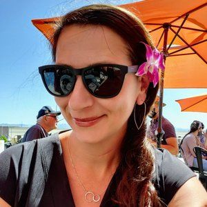 Meet your Posher, Laura